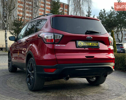 Красный Форд Эскейп, объемом двигателя 1.5 л и пробегом 235 тыс. км за 12200 $, фото 4 на Automoto.ua