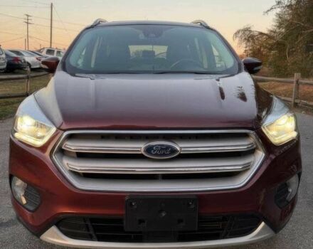 Красный Форд Эскейп, объемом двигателя 2 л и пробегом 43 тыс. км за 9800 $, фото 1 на Automoto.ua