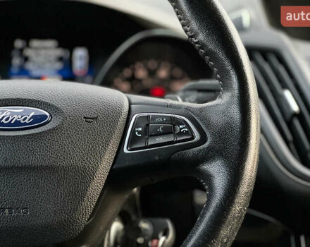 Красный Форд Эскейп, объемом двигателя 1.5 л и пробегом 235 тыс. км за 12200 $, фото 11 на Automoto.ua