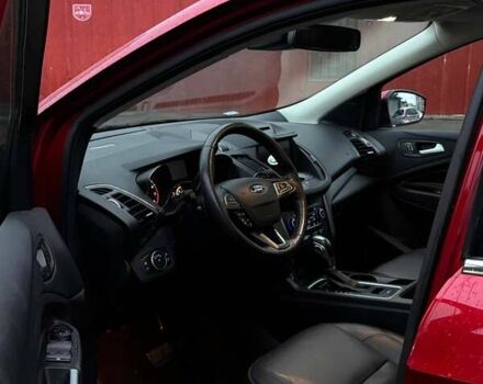 Красный Форд Эскейп, объемом двигателя 1.5 л и пробегом 175 тыс. км за 11999 $, фото 4 на Automoto.ua