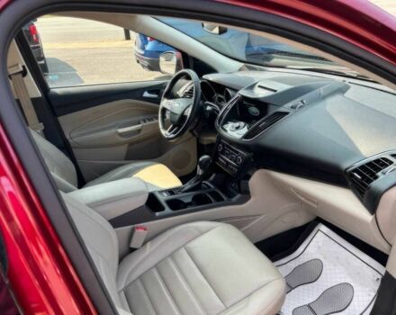 Форд Ескейп 2018 у Чернівцях на Automoto.ua Червоний Форд Ескейп, об'ємом двигуна 2 л та пробігом 33 тис. км за 9000 $, фото 7 на Automoto.ua