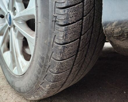 Красный Форд Эскейп, объемом двигателя 0 л и пробегом 200 тыс. км за 12500 $, фото 9 на Automoto.ua