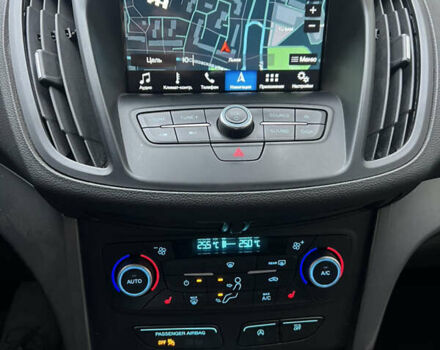 Красный Форд Эскейп, объемом двигателя 1.5 л и пробегом 72 тыс. км за 14600 $, фото 4 на Automoto.ua