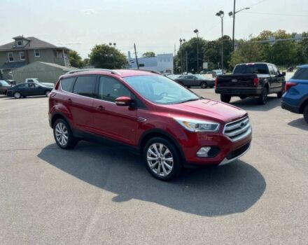 Форд Ескейп 2018 у Чернівцях на Automoto.ua Червоний Форд Ескейп, об'ємом двигуна 2 л та пробігом 33 тис. км за 9000 $, фото 2 на Automoto.ua