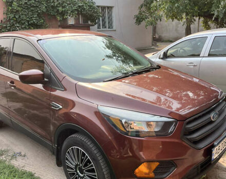 Красный Форд Эскейп, объемом двигателя 2.5 л и пробегом 161 тыс. км за 13500 $, фото 1 на Automoto.ua