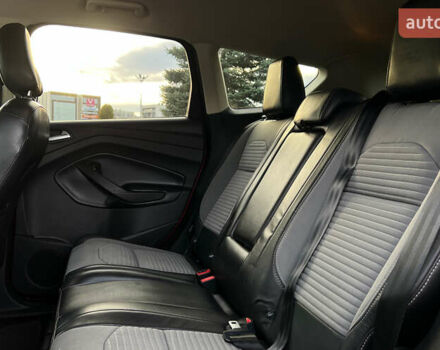 Красный Форд Эскейп, объемом двигателя 1.5 л и пробегом 235 тыс. км за 12200 $, фото 21 на Automoto.ua