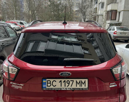 Красный Форд Эскейп, объемом двигателя 1.5 л и пробегом 72 тыс. км за 14600 $, фото 1 на Automoto.ua