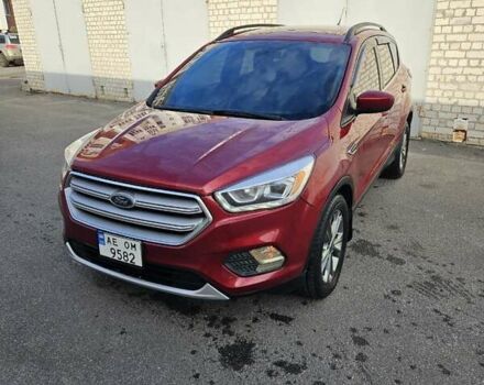 Красный Форд Эскейп, объемом двигателя 1.5 л и пробегом 154 тыс. км за 15000 $, фото 5 на Automoto.ua