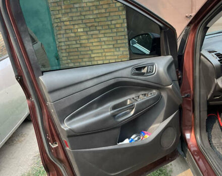 Красный Форд Эскейп, объемом двигателя 2.5 л и пробегом 161 тыс. км за 13500 $, фото 7 на Automoto.ua