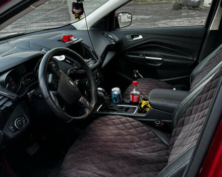 Красный Форд Эскейп, объемом двигателя 2 л и пробегом 93 тыс. км за 15300 $, фото 15 на Automoto.ua