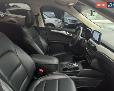 Червоний Форд Ескейп, об'ємом двигуна 2 л та пробігом 63 тис. км за 17400 $, фото 27 на Automoto.ua