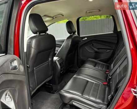 Красный Форд Эскейп, объемом двигателя 2 л и пробегом 82 тыс. км за 16100 $, фото 1 на Automoto.ua