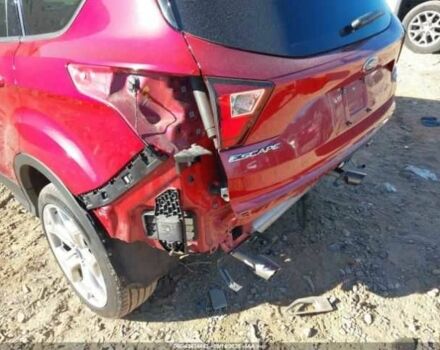 Красный Форд Эскейп, объемом двигателя 2 л и пробегом 52 тыс. км за 3000 $, фото 5 на Automoto.ua