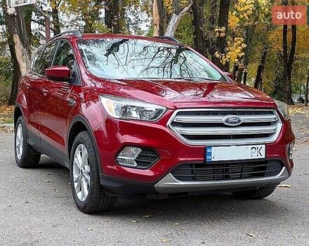 Красный Форд Эскейп, объемом двигателя 2 л и пробегом 140 тыс. км за 14800 $, фото 2 на Automoto.ua