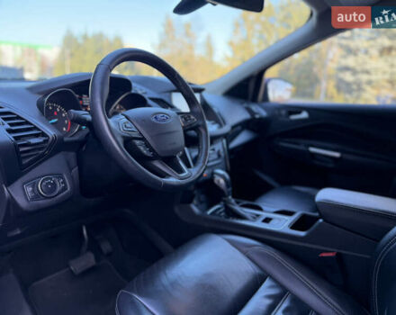 Червоний Форд Ескейп, об'ємом двигуна 2 л та пробігом 76 тис. км за 13600 $, фото 42 на Automoto.ua