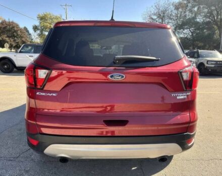 Форд Эскейп 2019 в Чернигове на Automoto.ua Красный Форд Эскейп, объемом двигателя 2 л и пробегом 39 тыс. км за 6800 $, фото 3 на Automoto.ua