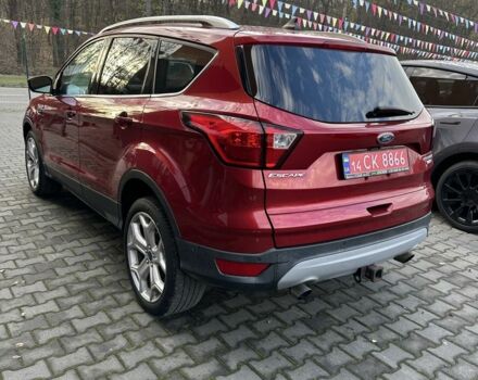 Красный Форд Эскейп, объемом двигателя 2 л и пробегом 155 тыс. км за 15200 $, фото 3 на Automoto.ua