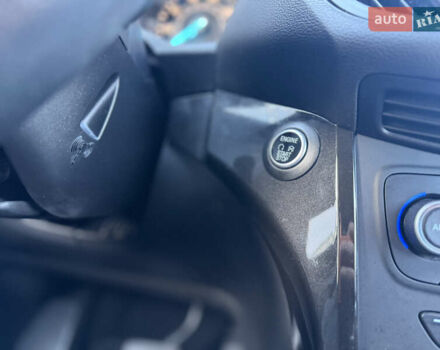 Червоний Форд Ескейп, об'ємом двигуна 2 л та пробігом 76 тис. км за 13600 $, фото 37 на Automoto.ua