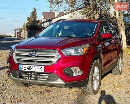 Красный Форд Эскейп, объемом двигателя 2 л и пробегом 140 тыс. км за 14800 $, фото 11 на Automoto.ua