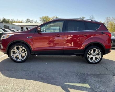 Форд Эскейп 2019 в Чернигове на Automoto.ua Красный Форд Эскейп, объемом двигателя 2 л и пробегом 39 тыс. км за 6800 $, фото 2 на Automoto.ua