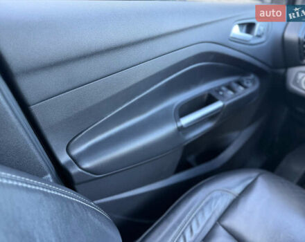 Червоний Форд Ескейп, об'ємом двигуна 2 л та пробігом 76 тис. км за 13600 $, фото 39 на Automoto.ua