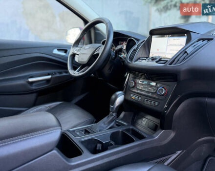 Червоний Форд Ескейп, об'ємом двигуна 2 л та пробігом 76 тис. км за 13600 $, фото 50 на Automoto.ua