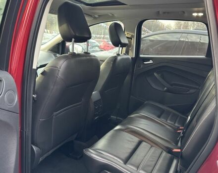 Красный Форд Эскейп, объемом двигателя 2 л и пробегом 155 тыс. км за 15200 $, фото 5 на Automoto.ua