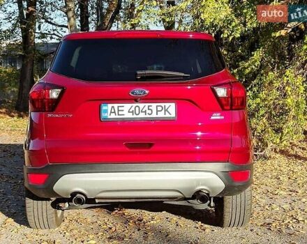 Красный Форд Эскейп, объемом двигателя 2 л и пробегом 140 тыс. км за 14800 $, фото 15 на Automoto.ua