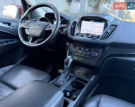 Червоний Форд Ескейп, об'ємом двигуна 2 л та пробігом 76 тис. км за 13600 $, фото 43 на Automoto.ua