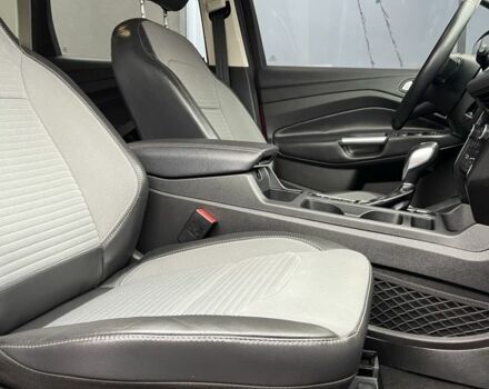 Червоний Форд Ескейп, об'ємом двигуна 2 л та пробігом 80 тис. км за 14200 $, фото 5 на Automoto.ua