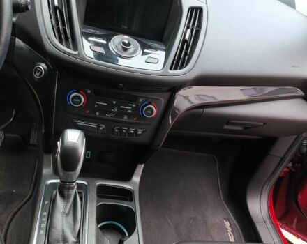 Червоний Форд Ескейп, об'ємом двигуна 2 л та пробігом 76 тис. км за 13900 $, фото 11 на Automoto.ua