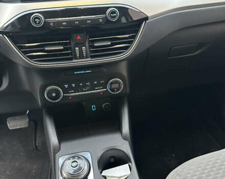 Красный Форд Эскейп, объемом двигателя 1.5 л и пробегом 110 тыс. км за 17000 $, фото 9 на Automoto.ua