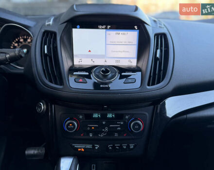 Червоний Форд Ескейп, об'ємом двигуна 2 л та пробігом 76 тис. км за 13600 $, фото 44 на Automoto.ua