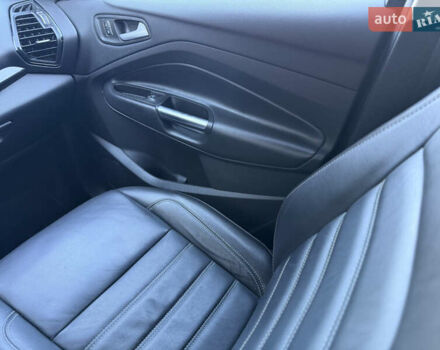 Червоний Форд Ескейп, об'ємом двигуна 2 л та пробігом 76 тис. км за 13600 $, фото 45 на Automoto.ua