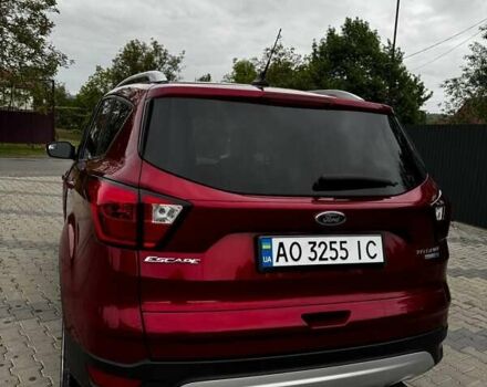 Красный Форд Эскейп, объемом двигателя 2 л и пробегом 82 тыс. км за 16100 $, фото 3 на Automoto.ua