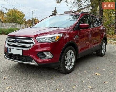 Красный Форд Эскейп, объемом двигателя 2 л и пробегом 140 тыс. км за 14800 $, фото 7 на Automoto.ua