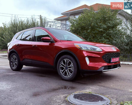 Красный Форд Эскейп, объемом двигателя 2 л и пробегом 153 тыс. км за 18700 $, фото 1 на Automoto.ua