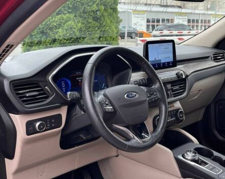 Красный Форд Эскейп, объемом двигателя 2 л и пробегом 81 тыс. км за 19000 $, фото 4 на Automoto.ua