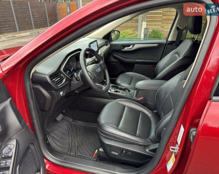 Красный Форд Эскейп, объемом двигателя 2 л и пробегом 153 тыс. км за 18700 $, фото 16 на Automoto.ua