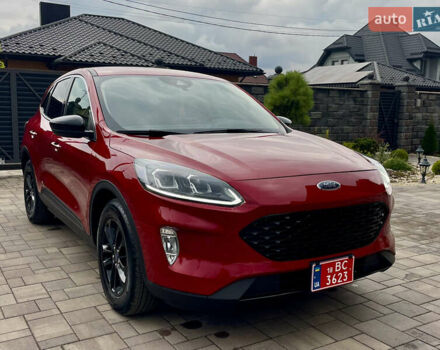 Червоний Форд Ескейп, об'ємом двигуна 1.5 л та пробігом 50 тис. км за 14999 $, фото 2 на Automoto.ua