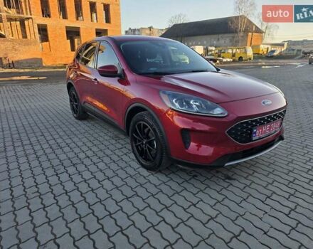 Красный Форд Эскейп, объемом двигателя 1.5 л и пробегом 113 тыс. км за 15000 $, фото 1 на Automoto.ua