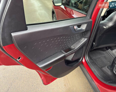 Красный Форд Эскейп, объемом двигателя 2 л и пробегом 153 тыс. км за 18700 $, фото 24 на Automoto.ua