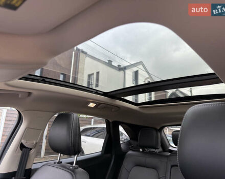 Красный Форд Эскейп, объемом двигателя 2 л и пробегом 153 тыс. км за 18700 $, фото 23 на Automoto.ua