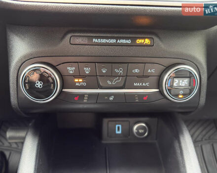 Красный Форд Эскейп, объемом двигателя 2 л и пробегом 153 тыс. км за 18700 $, фото 21 на Automoto.ua