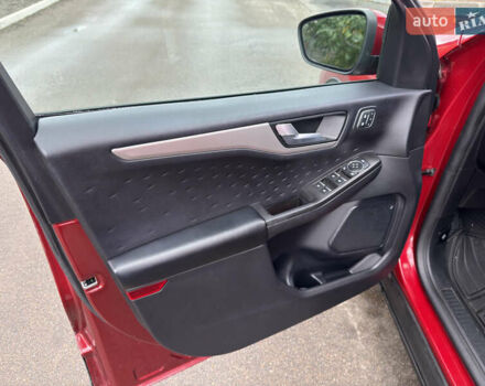 Красный Форд Эскейп, объемом двигателя 2 л и пробегом 153 тыс. км за 18700 $, фото 15 на Automoto.ua