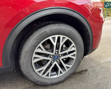 Красный Форд Эскейп, объемом двигателя 2 л и пробегом 153 тыс. км за 18700 $, фото 6 на Automoto.ua