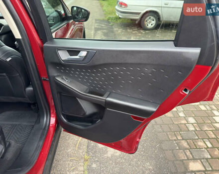 Красный Форд Эскейп, объемом двигателя 2 л и пробегом 153 тыс. км за 18700 $, фото 28 на Automoto.ua