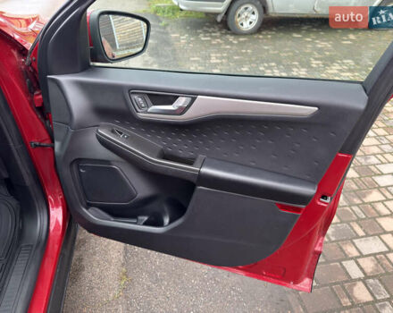 Красный Форд Эскейп, объемом двигателя 2 л и пробегом 153 тыс. км за 18700 $, фото 30 на Automoto.ua