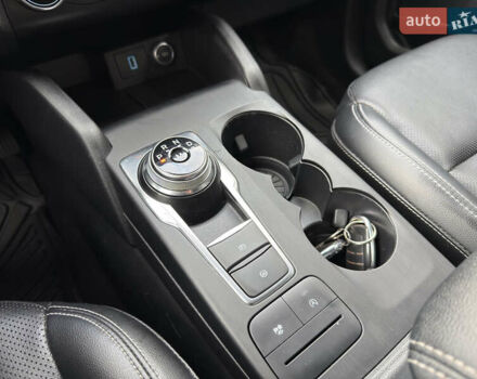 Красный Форд Эскейп, объемом двигателя 2 л и пробегом 153 тыс. км за 18700 $, фото 20 на Automoto.ua