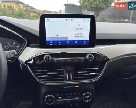 Красный Форд Эскейп, объемом двигателя 2 л и пробегом 153 тыс. км за 18700 $, фото 19 на Automoto.ua